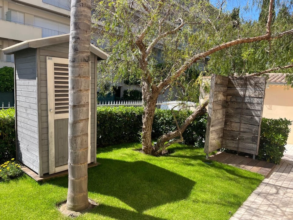 Cap D'Antibes Luxury Villa Pool Garden Beach 4 Bedrooms Villa in Antibes