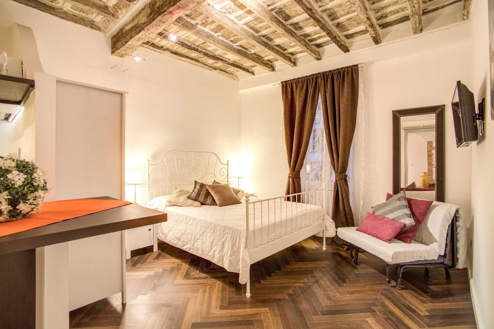 TV and multimedia, View (from property/room), Kitchen or kitchenette, Photo of the whole room, Bedroom