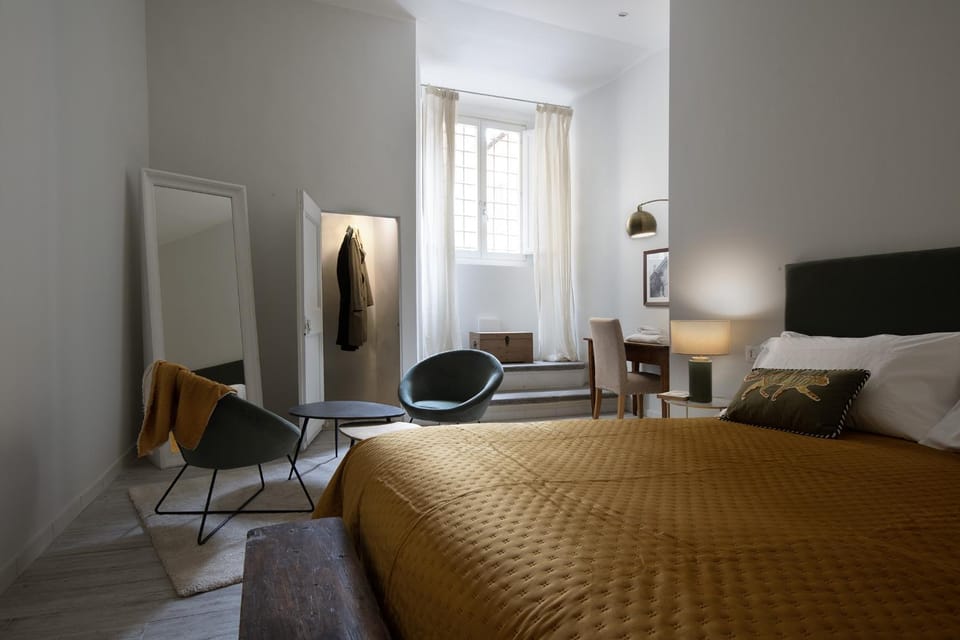 Bed, Photo of the whole room, Seating area, Bedroom, hair dresser