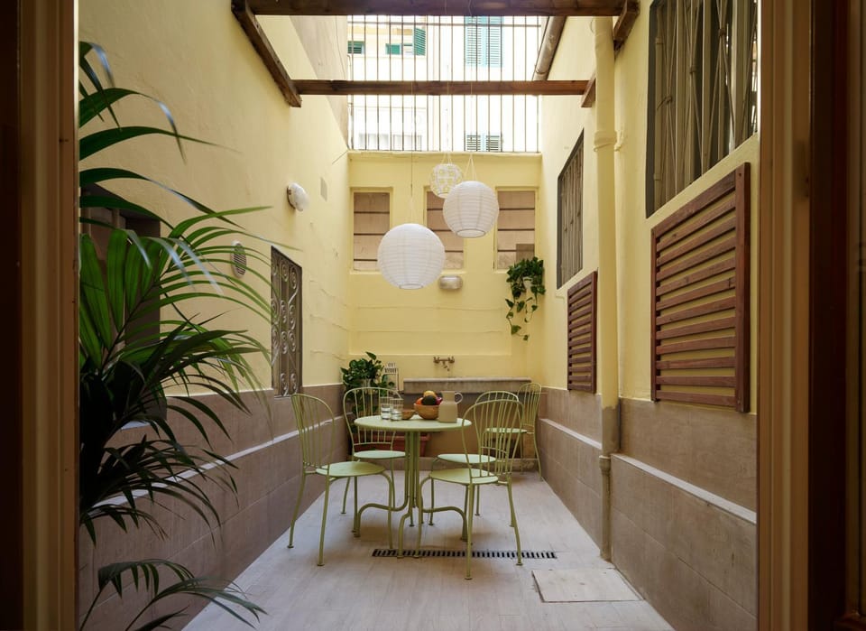 Patio, Seating area