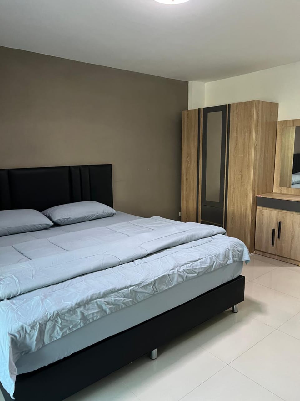 Escobar guest house jomtien Bed and Breakfast in Pattaya City