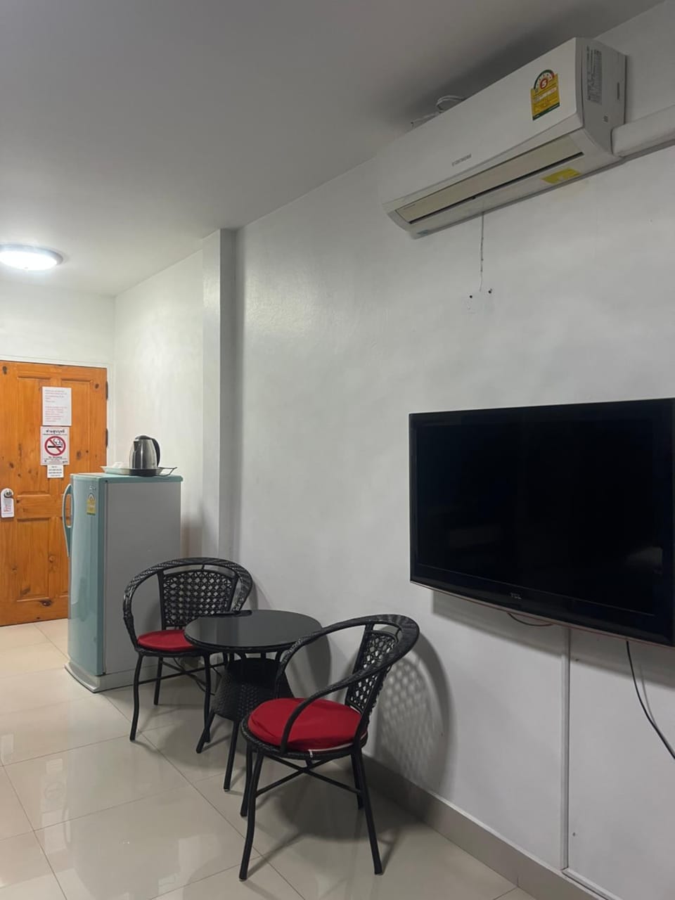 Escobar guest house jomtien Bed and Breakfast in Pattaya City