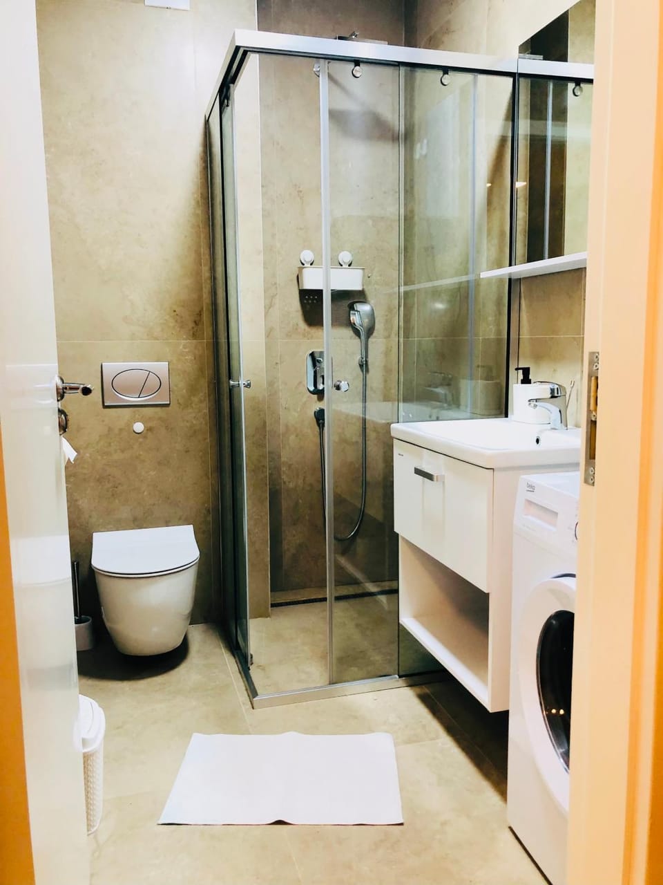 Shower, Toilet, Bathroom, towels