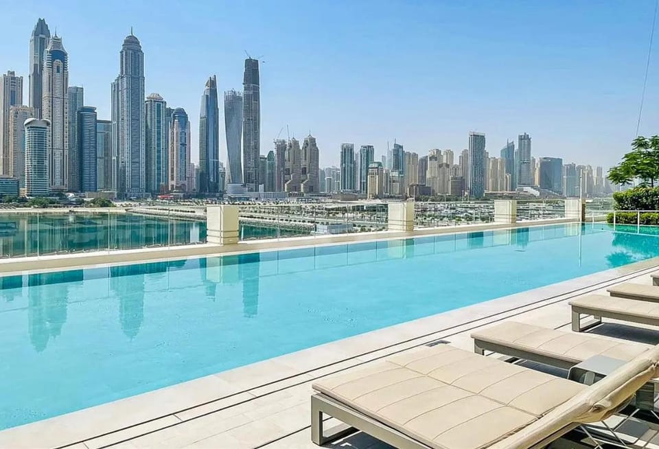 Marina Vista 1BR Sea View Luxury Escape Apartment in Dubai