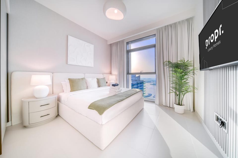 Marina Vista 1BR Sea View Luxury Escape Apartment in Dubai