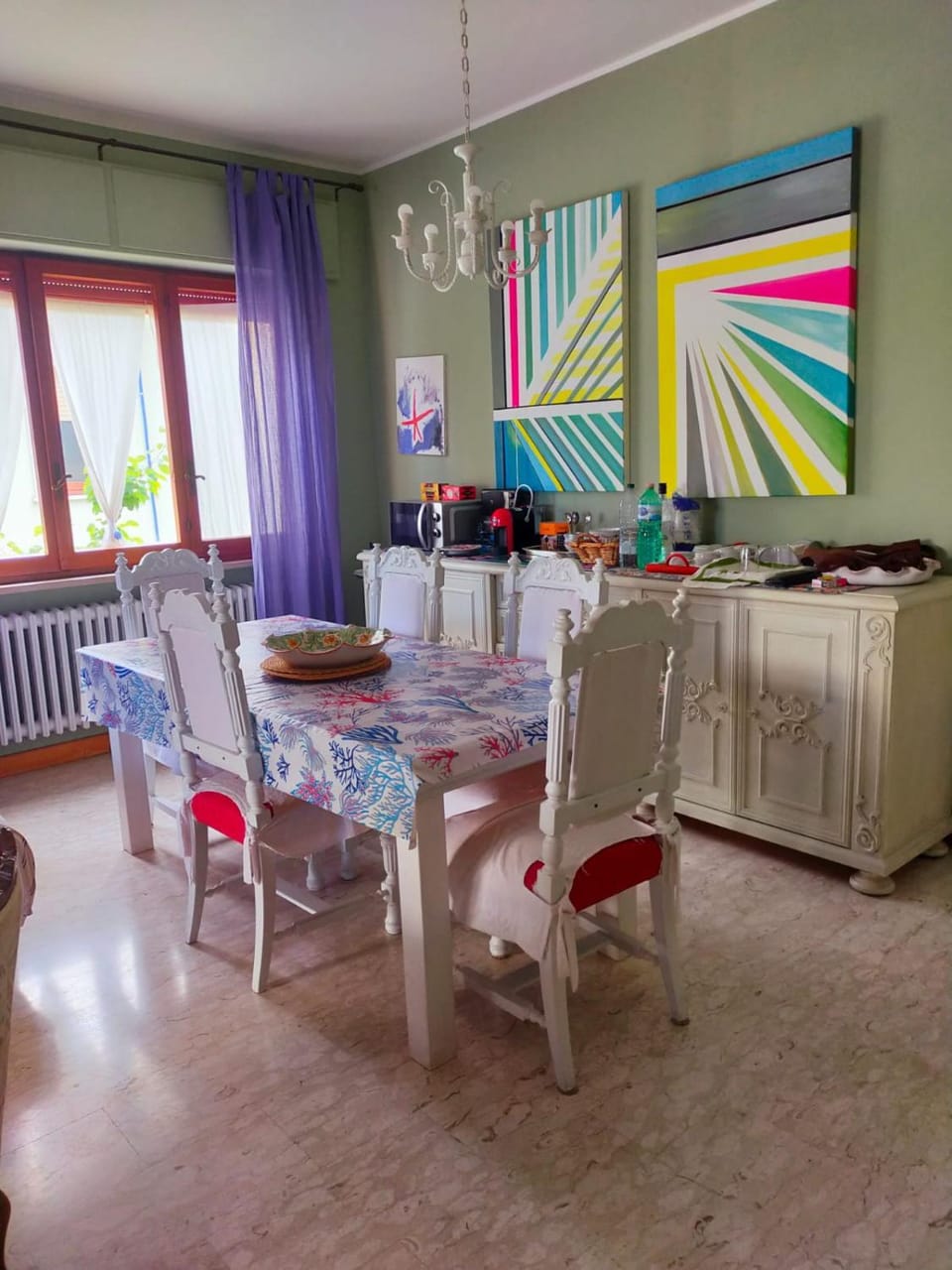 Communal lounge/ TV room, Breakfast