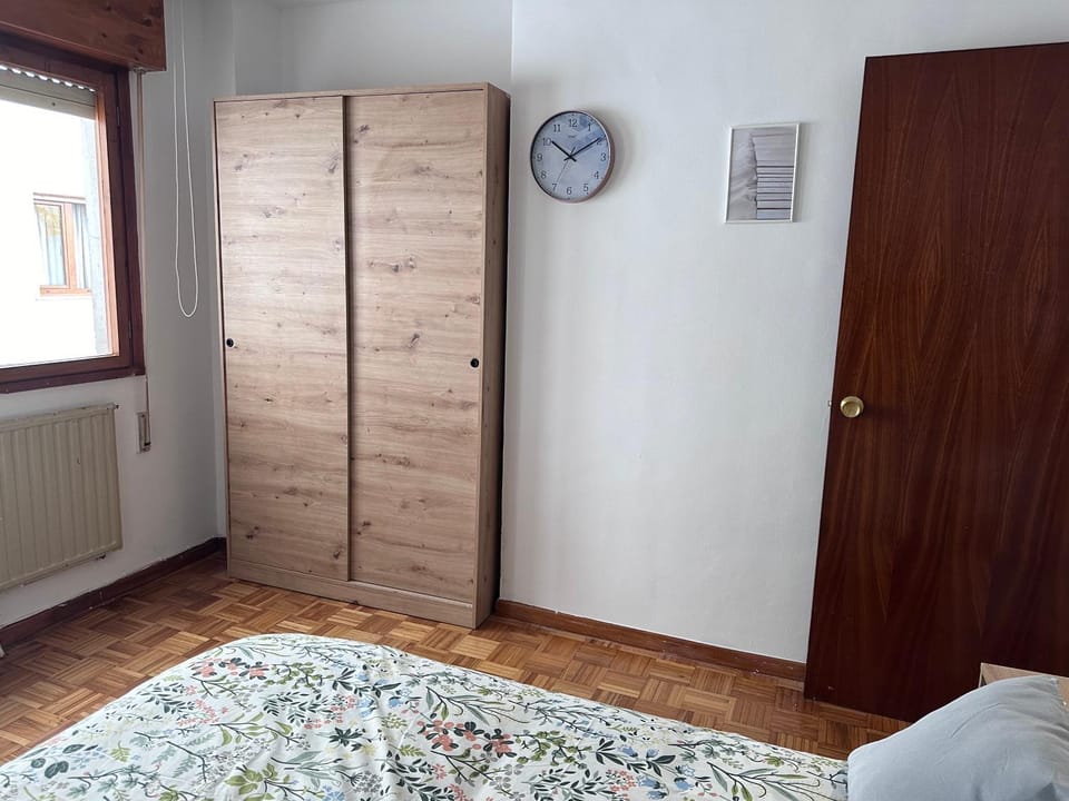 Bedroom, wardrobe
