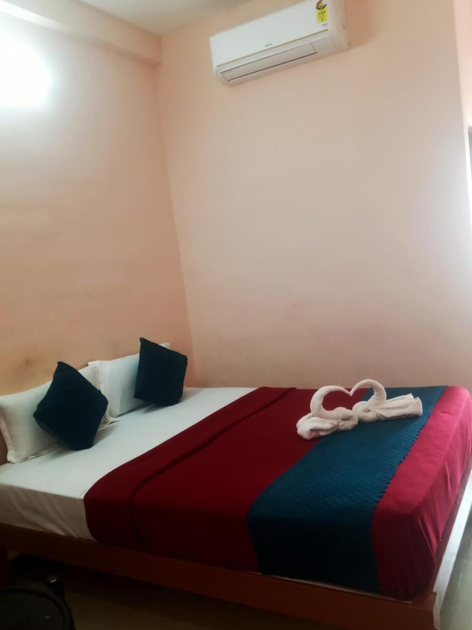 Bedroom, air conditioner