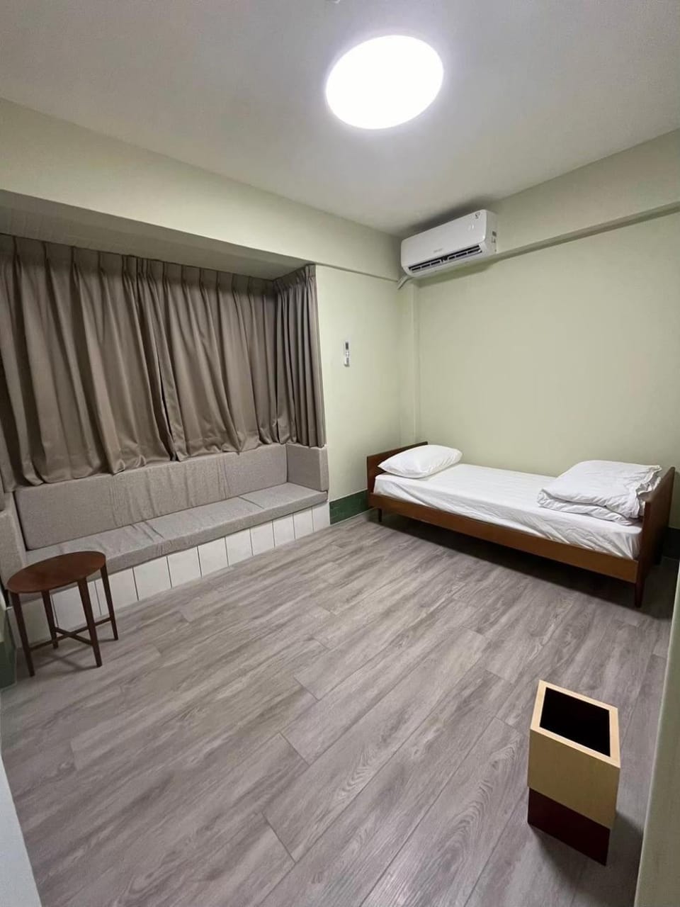 Bed, Bedroom, air conditioner