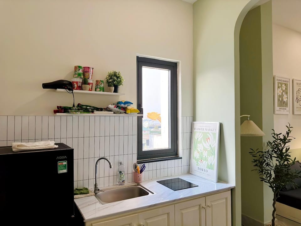 Kitchen or kitchenette