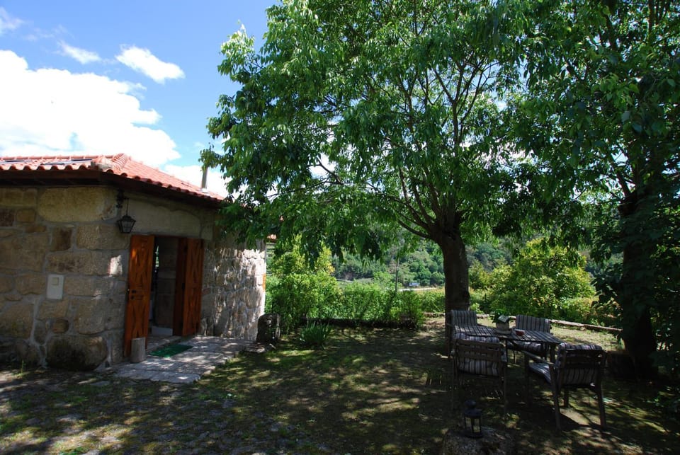 Patio, BBQ facilities, Balcony/Terrace, Balcony/Terrace, Pets, Garden view, Garden view, young children, young children, older children, older children, group of guests, group of guests, Family, Family