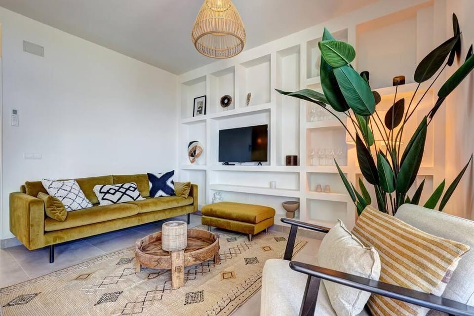 TV and multimedia, Living room, Seating area