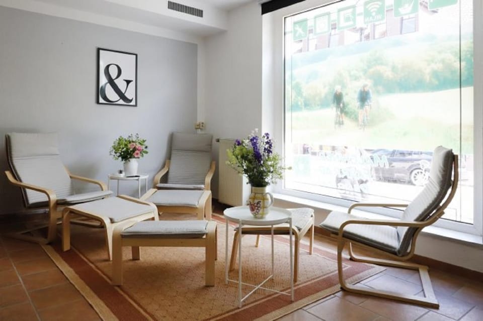 Communal lounge/ TV room