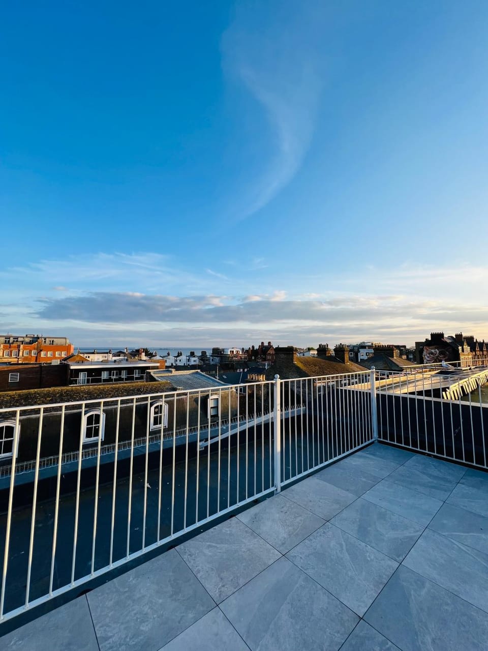Balcony/Terrace, Entertainment