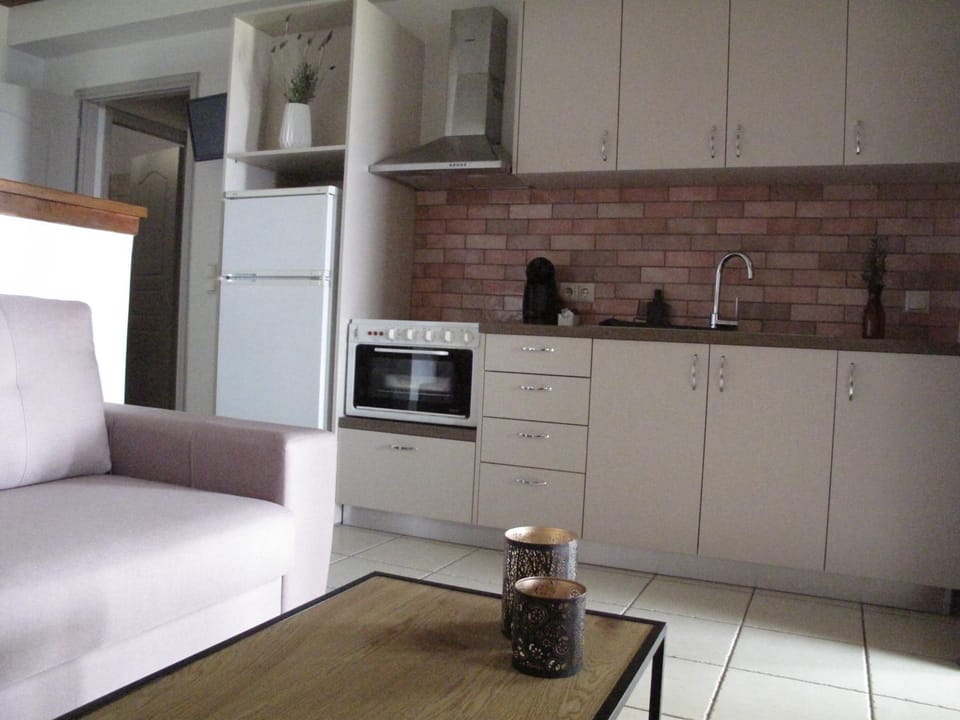 Kitchen or kitchenette, Seating area