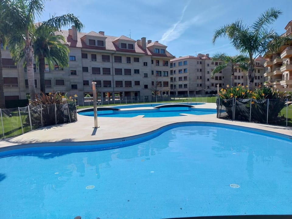 Swimming pool, Swimming pool