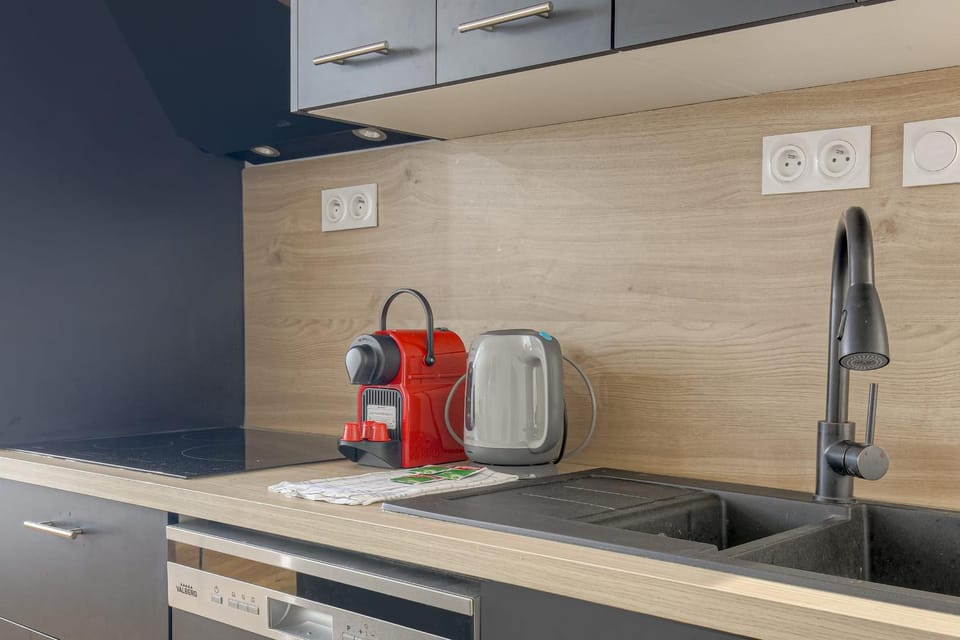 Kitchen or kitchenette
