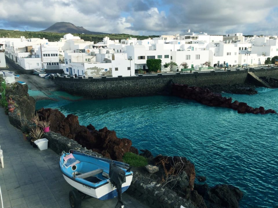 Nearby landmark, Natural landscape, Mountain view, Sea view, Street view