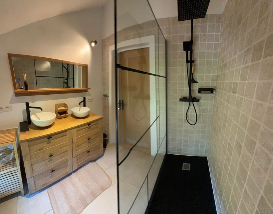 La Petite Maison Blanche Country House in Wallonia, Belgium