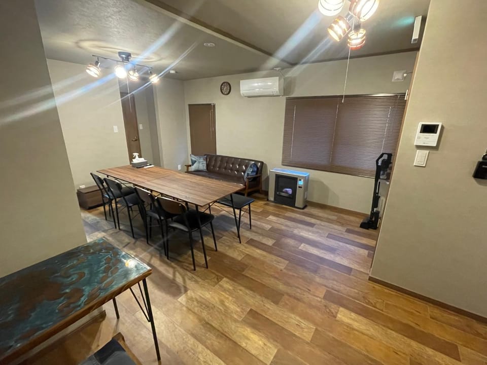 Living room, Dining area, air conditioner
