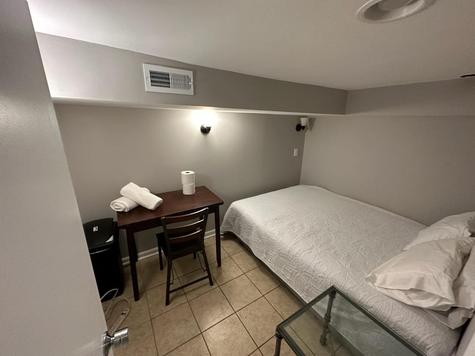 Close to Downtown - Free Parking Vacation rental in Chicago