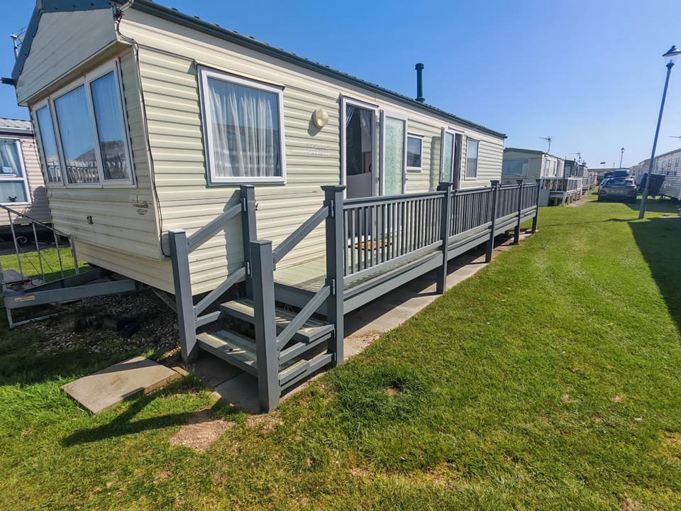 237 Sealands, 6 Birth caravan Campground/ 
RV Resort in Ingoldmells