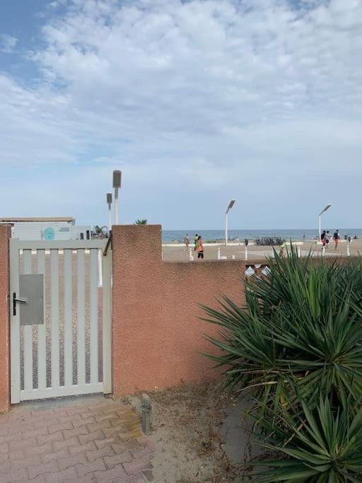 Le Barcarès studio bord de mer 25m2 Apartment in Le Barcarès