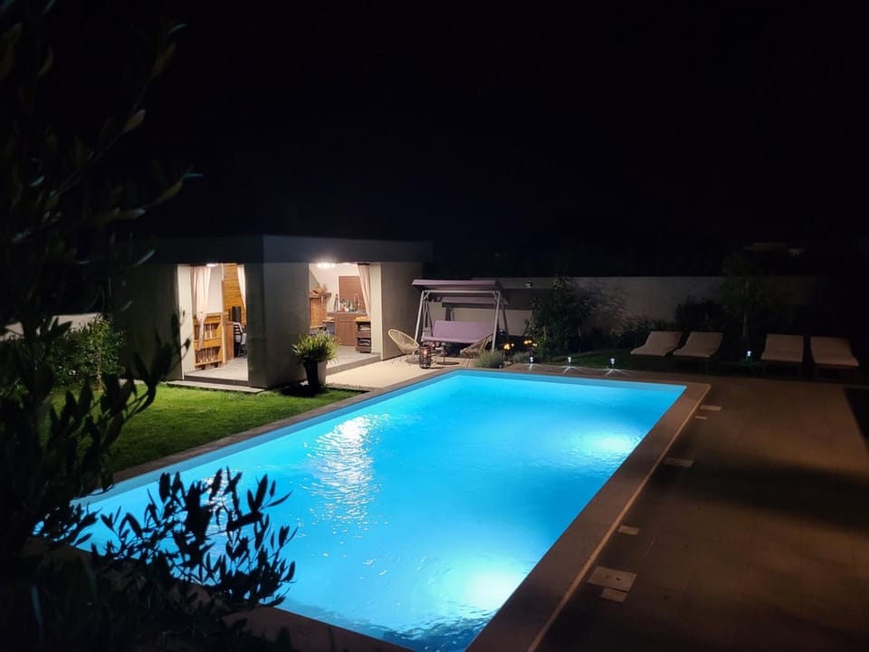 Night, Swimming pool