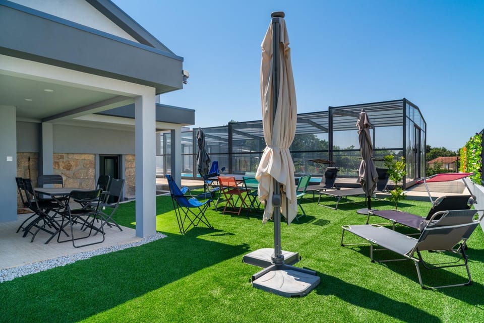 Property building, Living room