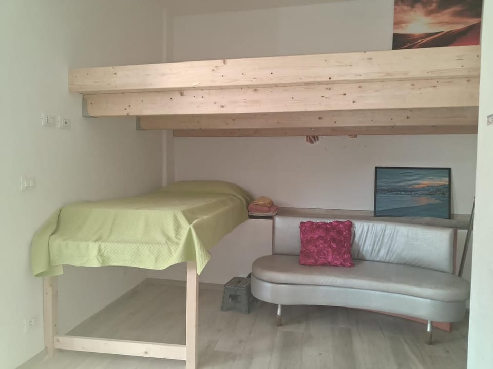bunk bed