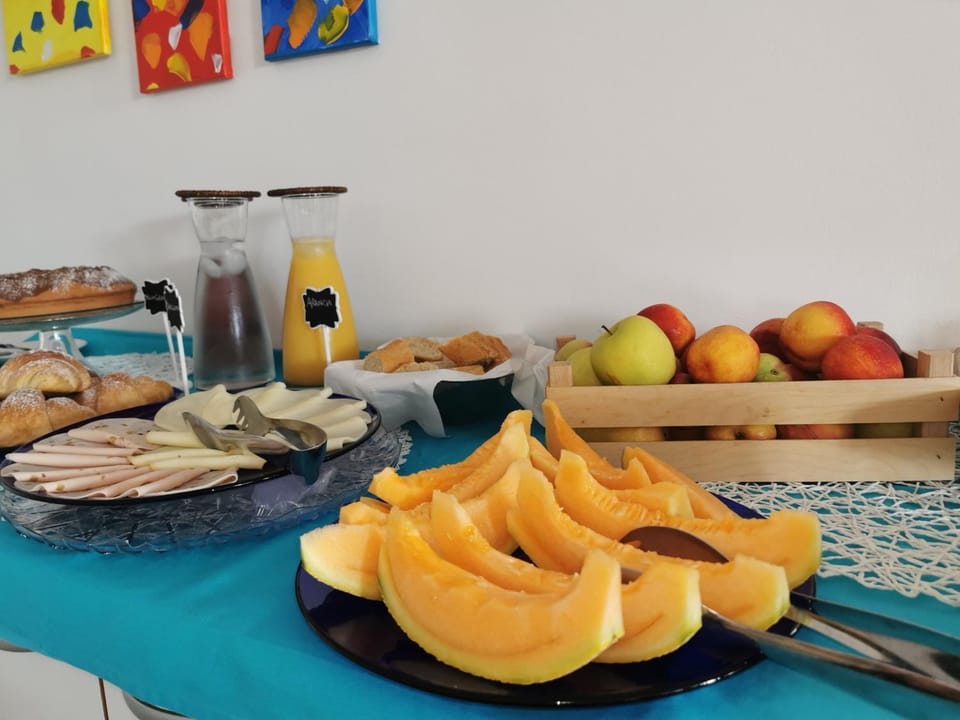 Breakfast, Buffet breakfast