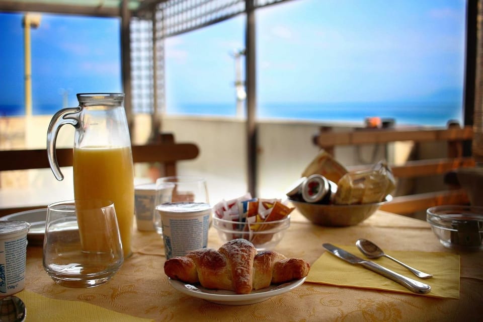 Food, Sea view, Breakfast, Drinks