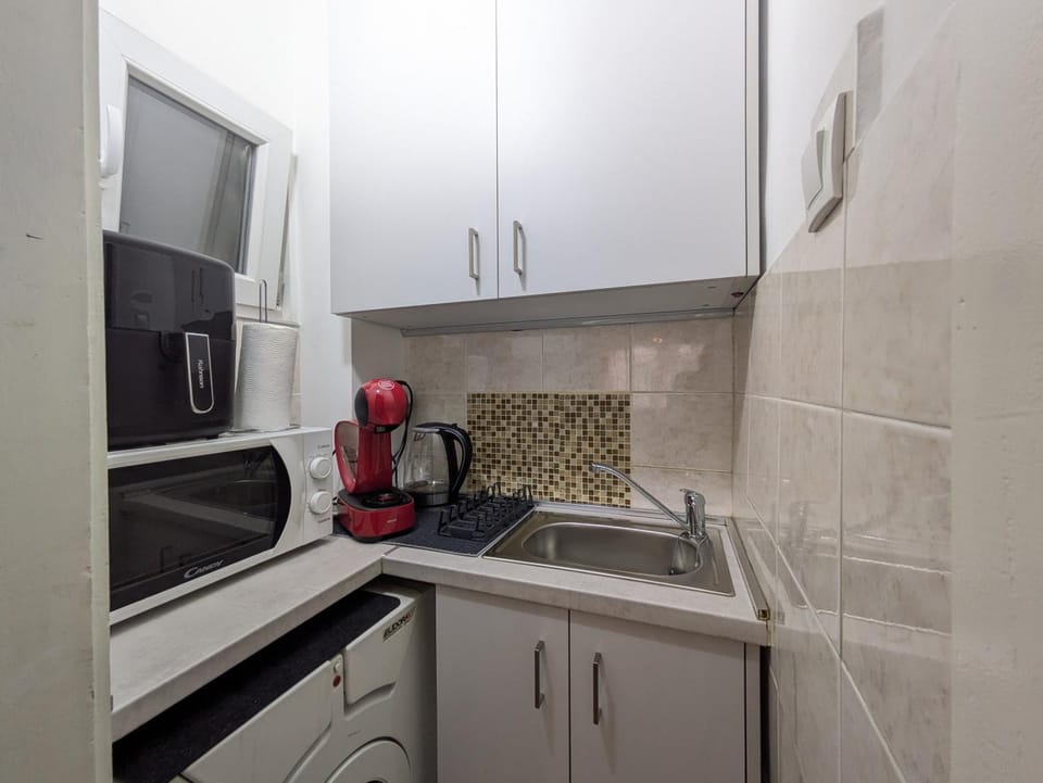 Coffee/tea facilities, Kitchen or kitchenette, microwave, washing machine