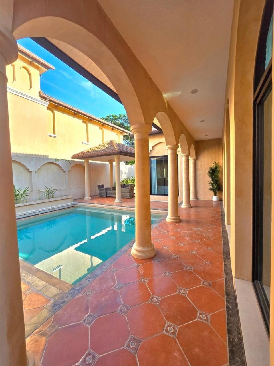 Nusa chivani pool villa najomtien with 4 bedrooms ณุศา ชิวานี พลูวิลล่า 4 ห้องนอน นาจอมเทียน Villa in Pattaya City