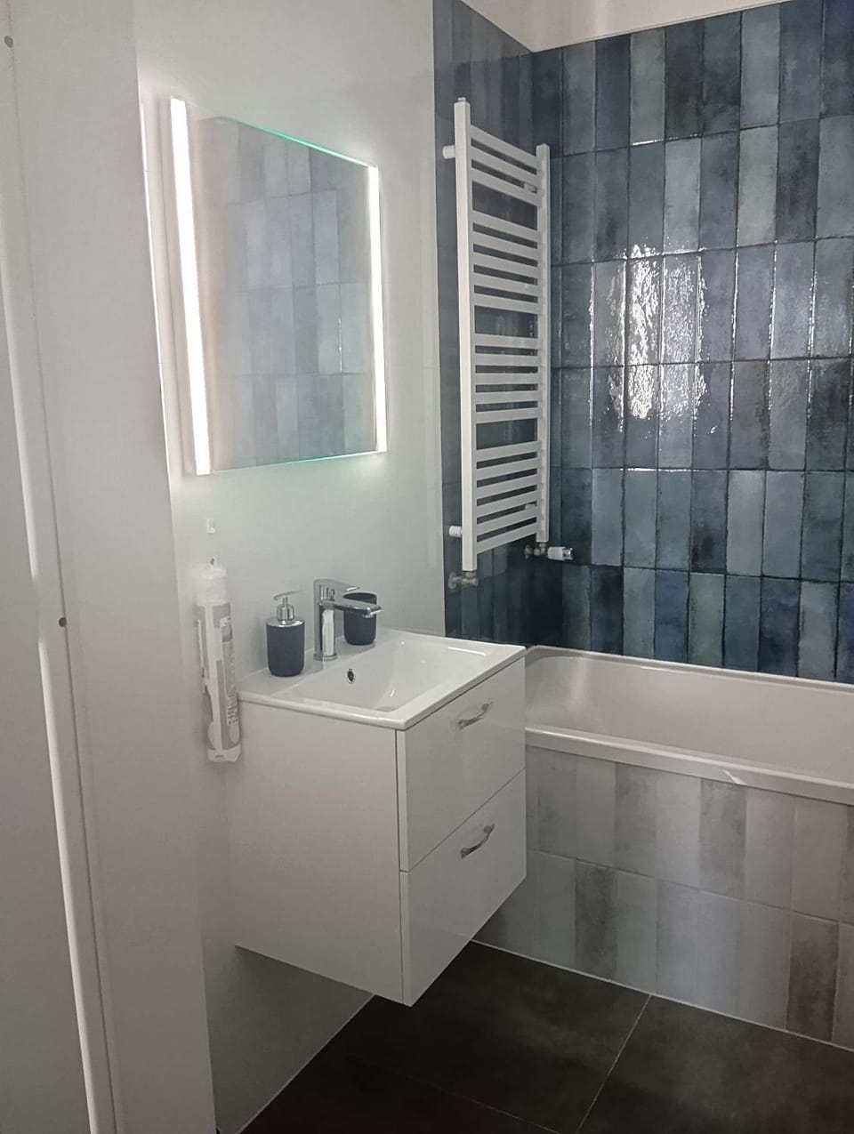Bathroom, Bath