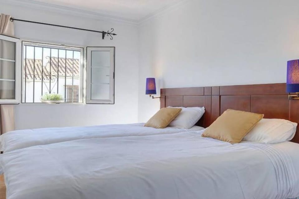 Bright 2 Bedroom townhouse House in Fuengirola