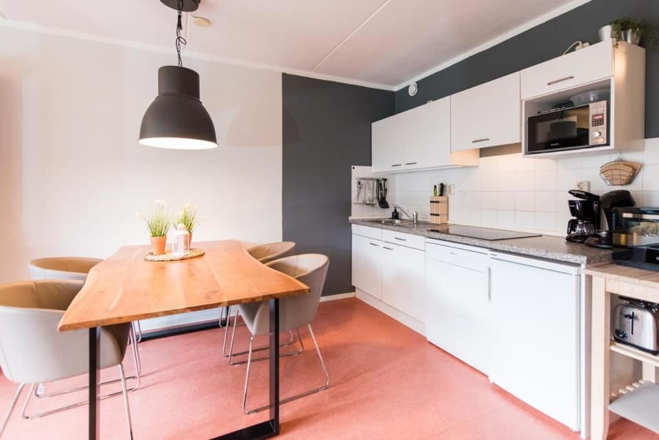 Waddendiamant 24 - tolle Erdgeschosswohnung für bis zu 4 Personen - Haustiere herzlich willkommen Apartment in Friesland, Netherlands