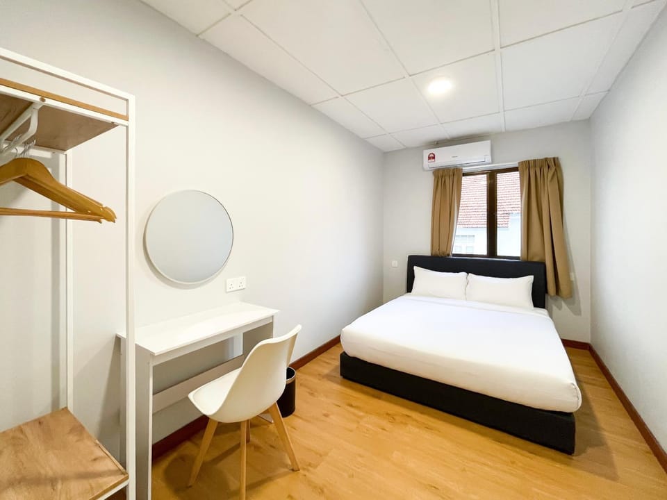 Bed, air conditioner