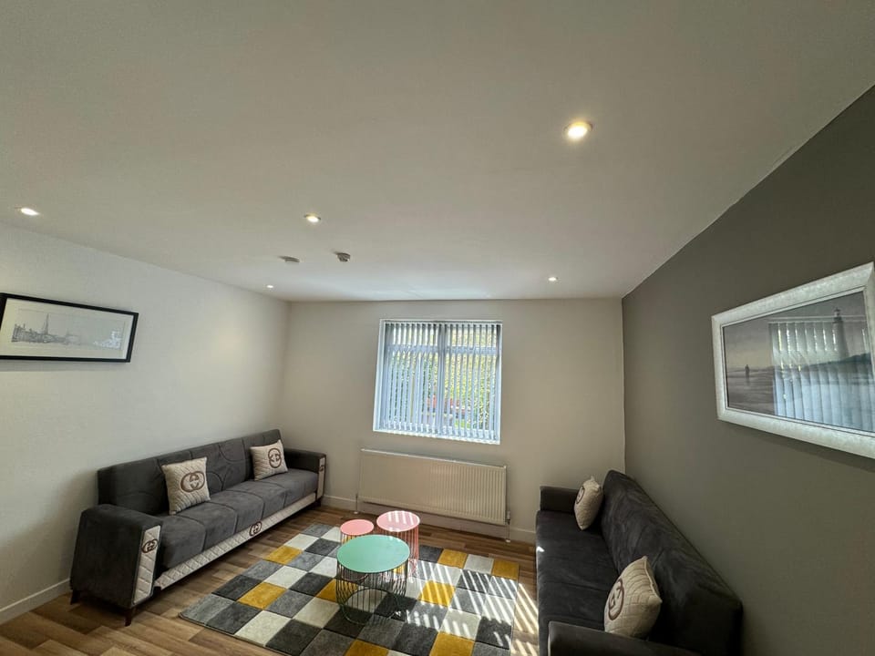 TV and multimedia, Living room, Seating area