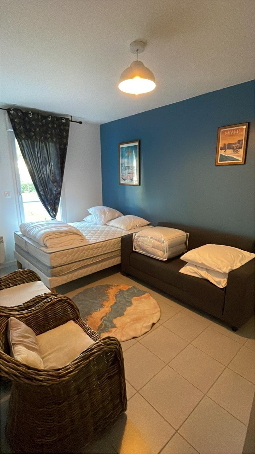 Property building, Living room, Bedroom