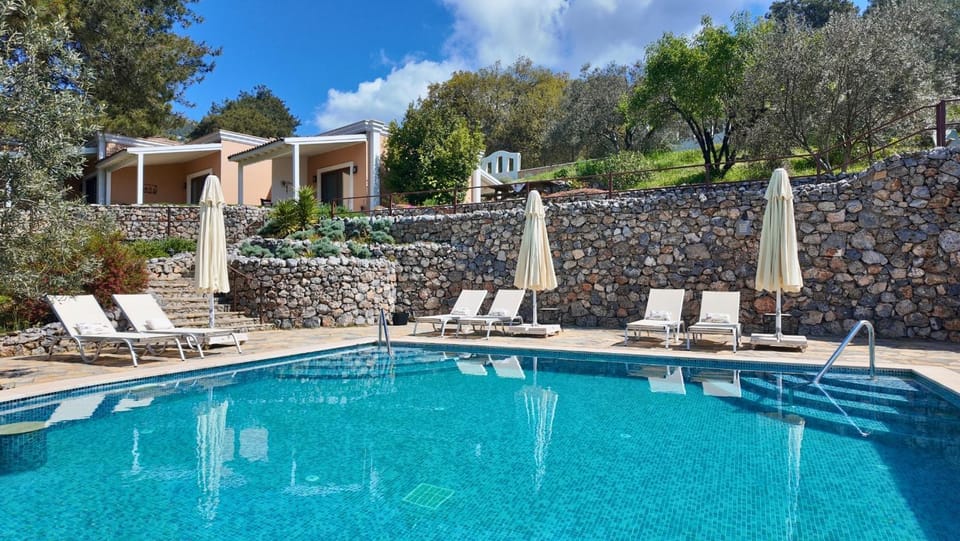 Garden view, Swimming pool, sunbed