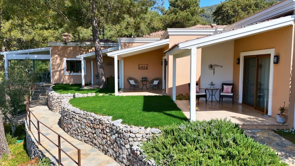 Property building, Patio, Garden