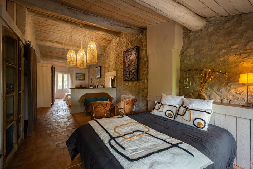 Prieuré Saint-Louis Maison d'Hôtes Bed and Breakfast in Occitanie