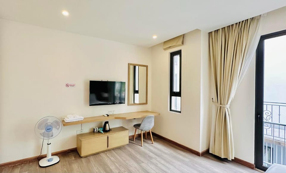 TV and multimedia, Photo of the whole room, Bedroom, hair dresser