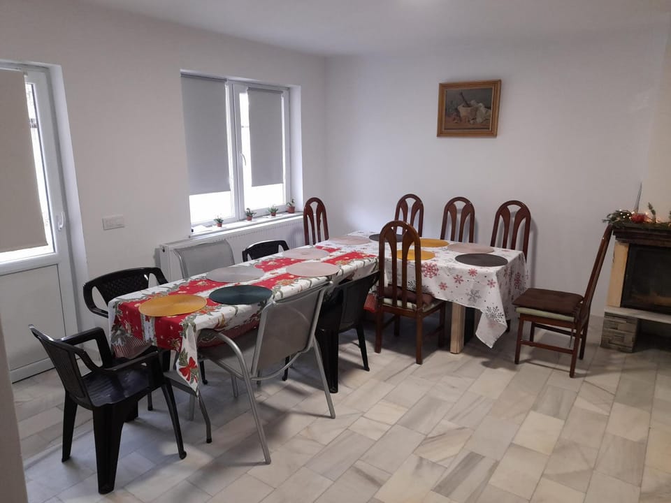 CASA FLOARE DE COLT Bed and Breakfast in Brașov County