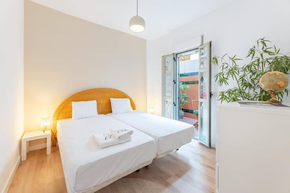 Charming 4-Bedroom Apartment in Malaga's Historic Center Apartment in Malaga