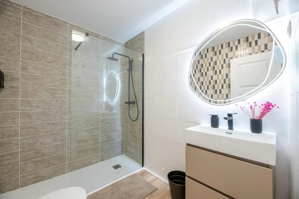 Charming 4-Bedroom Apartment in Malaga's Historic Center Apartment in Malaga