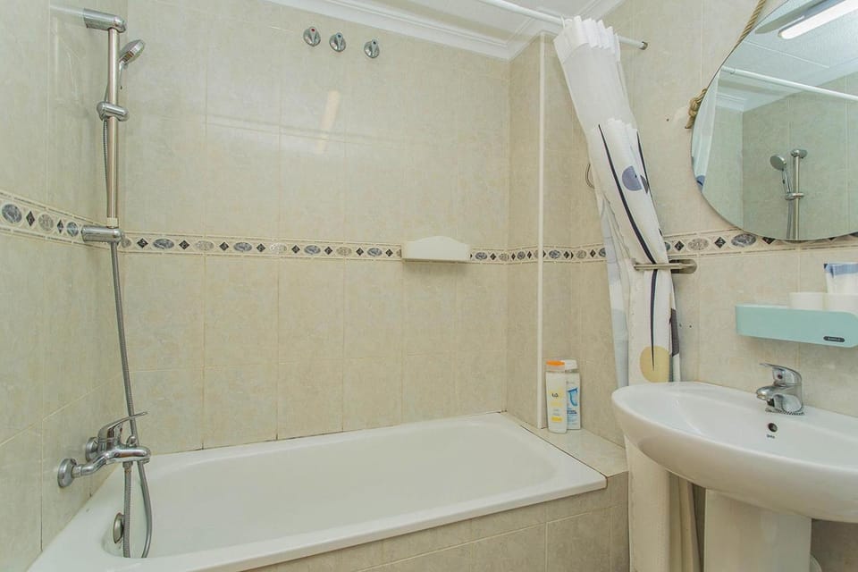 Shower, Bathroom, Bath, towels