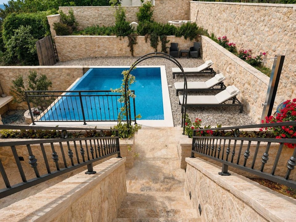 Property building, Swimming pool