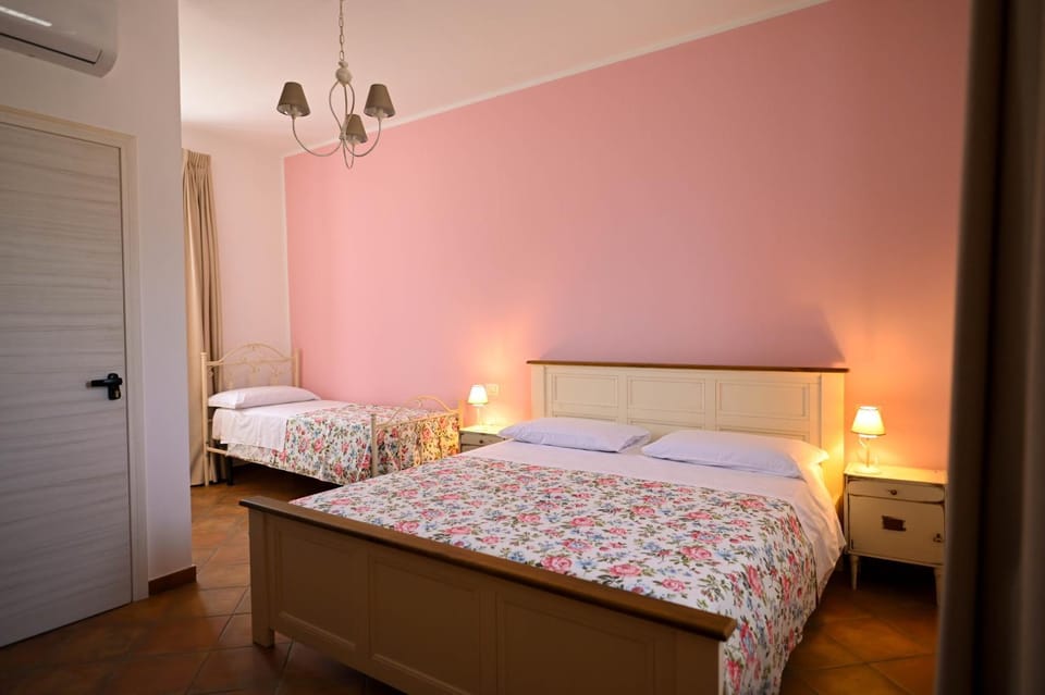 Bed, Photo of the whole room, Bedroom, towels, air conditioner
